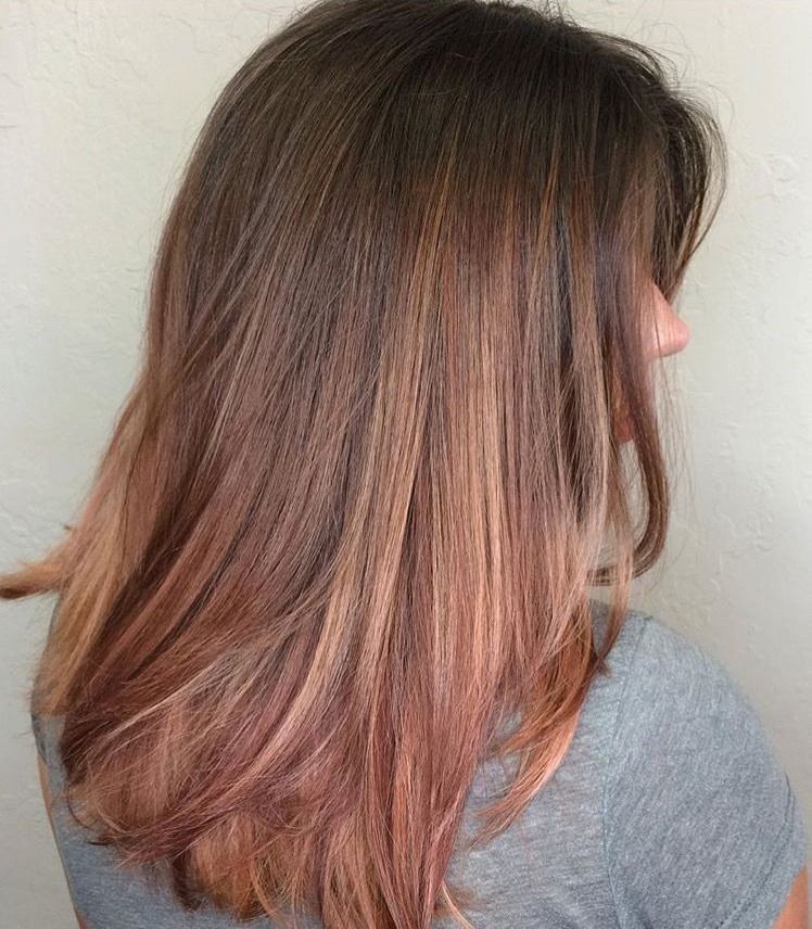 สีพีชอมน้ำตาล