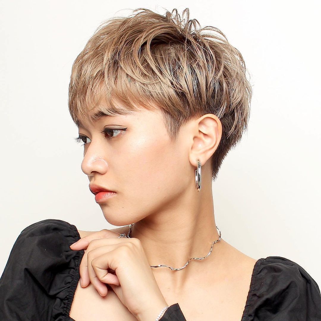 ผู้หญิงเอเชีย ตัดผมซอยสั้น ผมซอยสั้นทุย