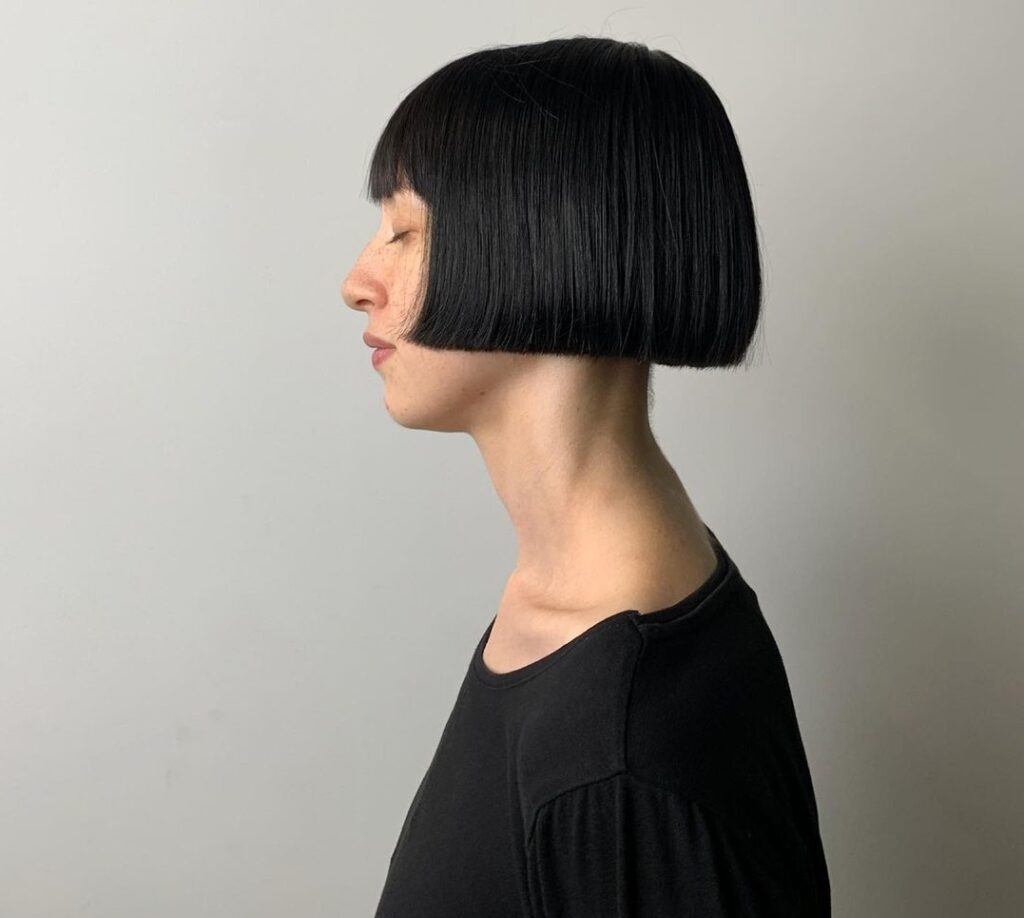 ทรงผมบ๊อบสั้นหน้าม้าตรง