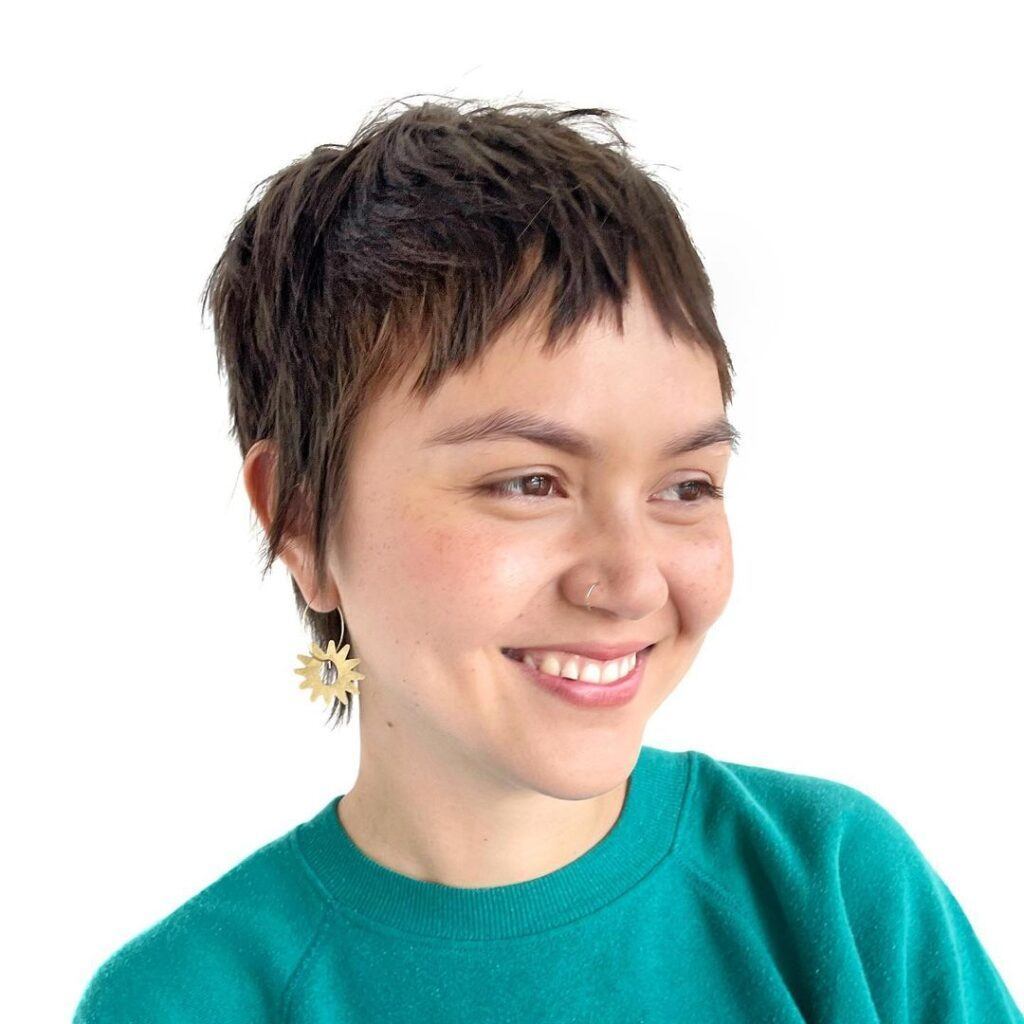 ผมหนาทรงปิ๊กซี่คัท