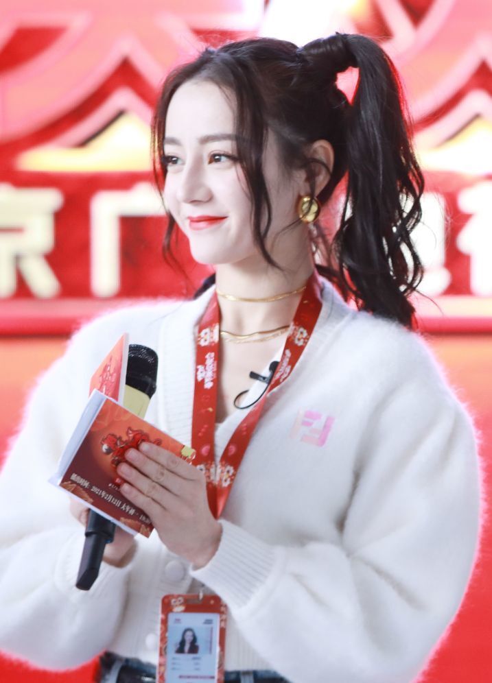 ตี๋ลี่เร่อปา ตี่ลี่เร่อปา ไว้ทรงผมมัดแกละ หางม้าสองข้าง ทรงผมตรุษจีน