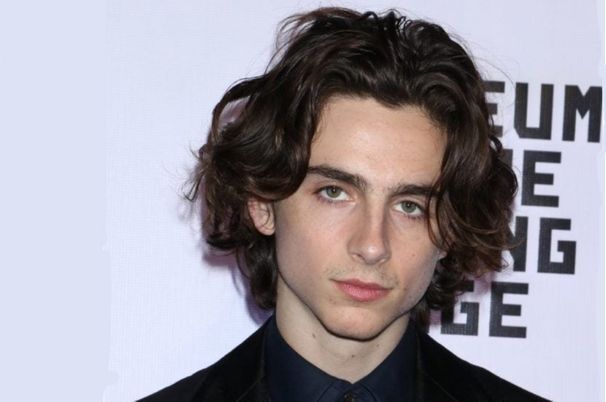 ทรงผมชายยาวปานกลาง