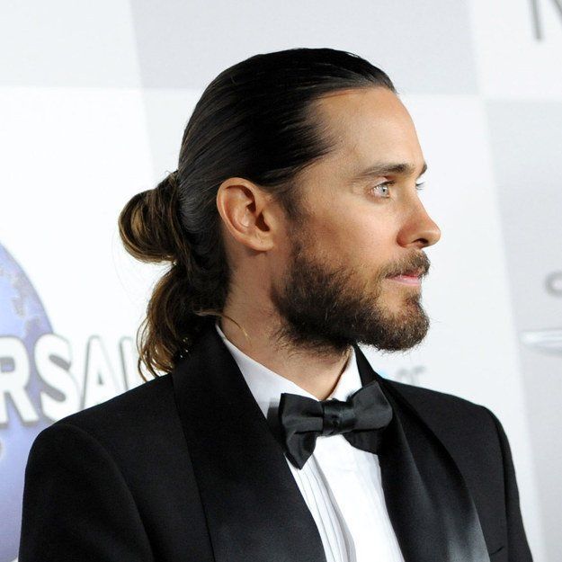 Jared Leto ไว้ผมยาว และ รวบผม แบบแมนบัน
