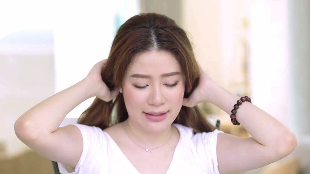 ถักเปียครึ่งหัว