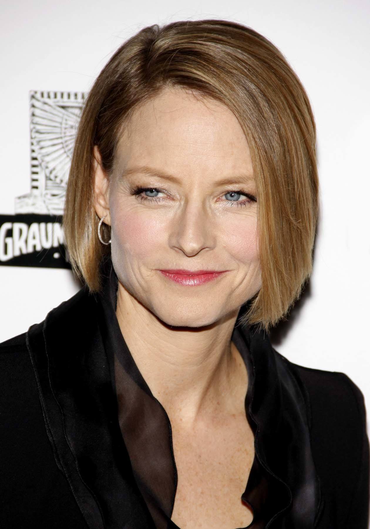 โจดี ฟอสเตอร์ ไว้ผมบ๊อบแสกข้าง ทรงผมผู้หญิงอายุ 50 ปี