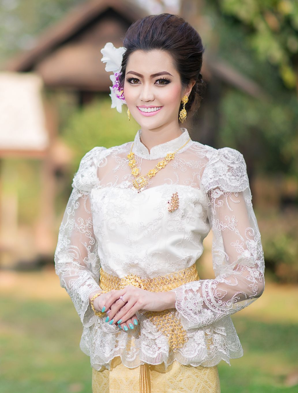 ทรงผมชุดไทยประยุกต์