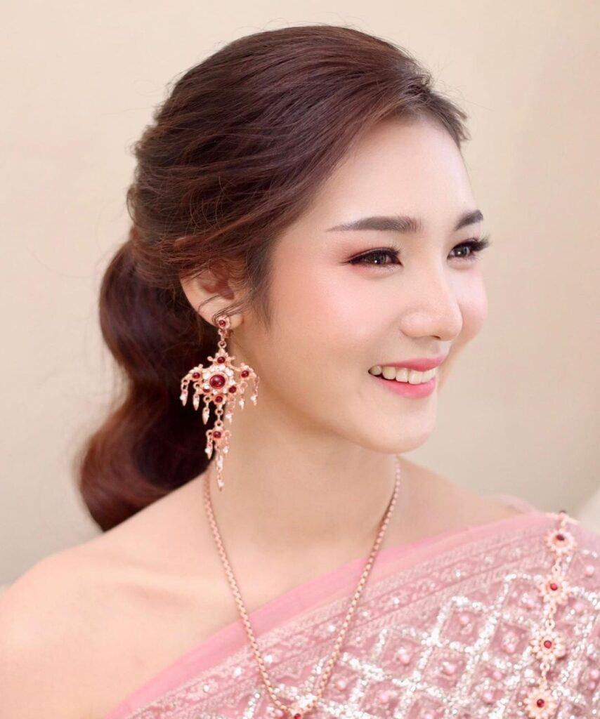 ทรงผมเจ้าสาวชุดไทย