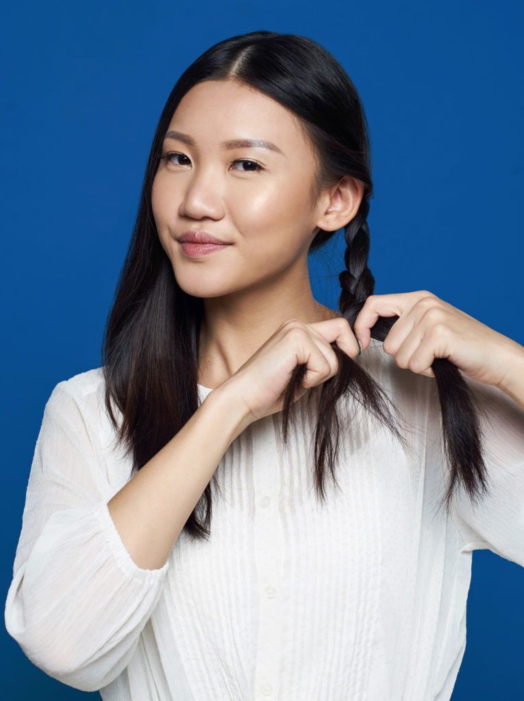 ผู้หญฺิงผมยาว ถักเปียมงกุฎ เปียรอบหัว เปียคาดหัว