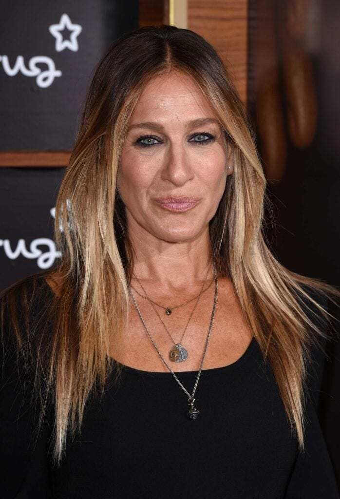 10 เทคนิค ทำผมลดอายุ กับ 43 ทรงผมผู้หญิงอายุ 50 ปี ดูสดใส อ่อนกว่าวัย