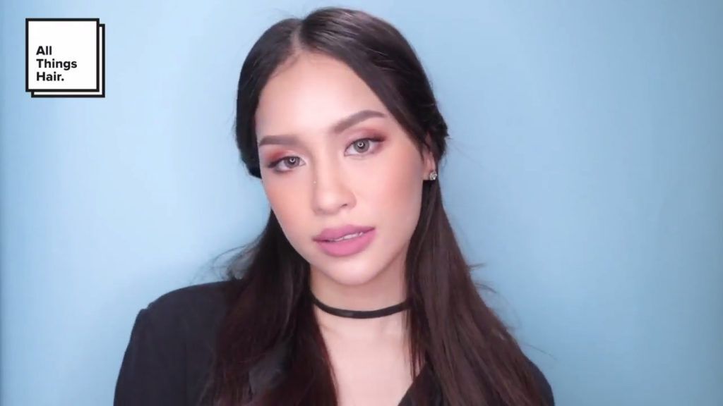 ผู้หญิง เอเชีย ไว้ผมยาว ผมประบ่า ทำผมเกล้า ออกงานทางการ