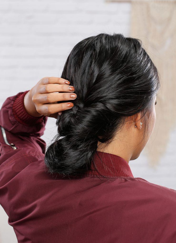 ผู้หญิงเอเชียผมสั้นประบ่าสีดำ ทรงผมสั้นเก๋ๆ