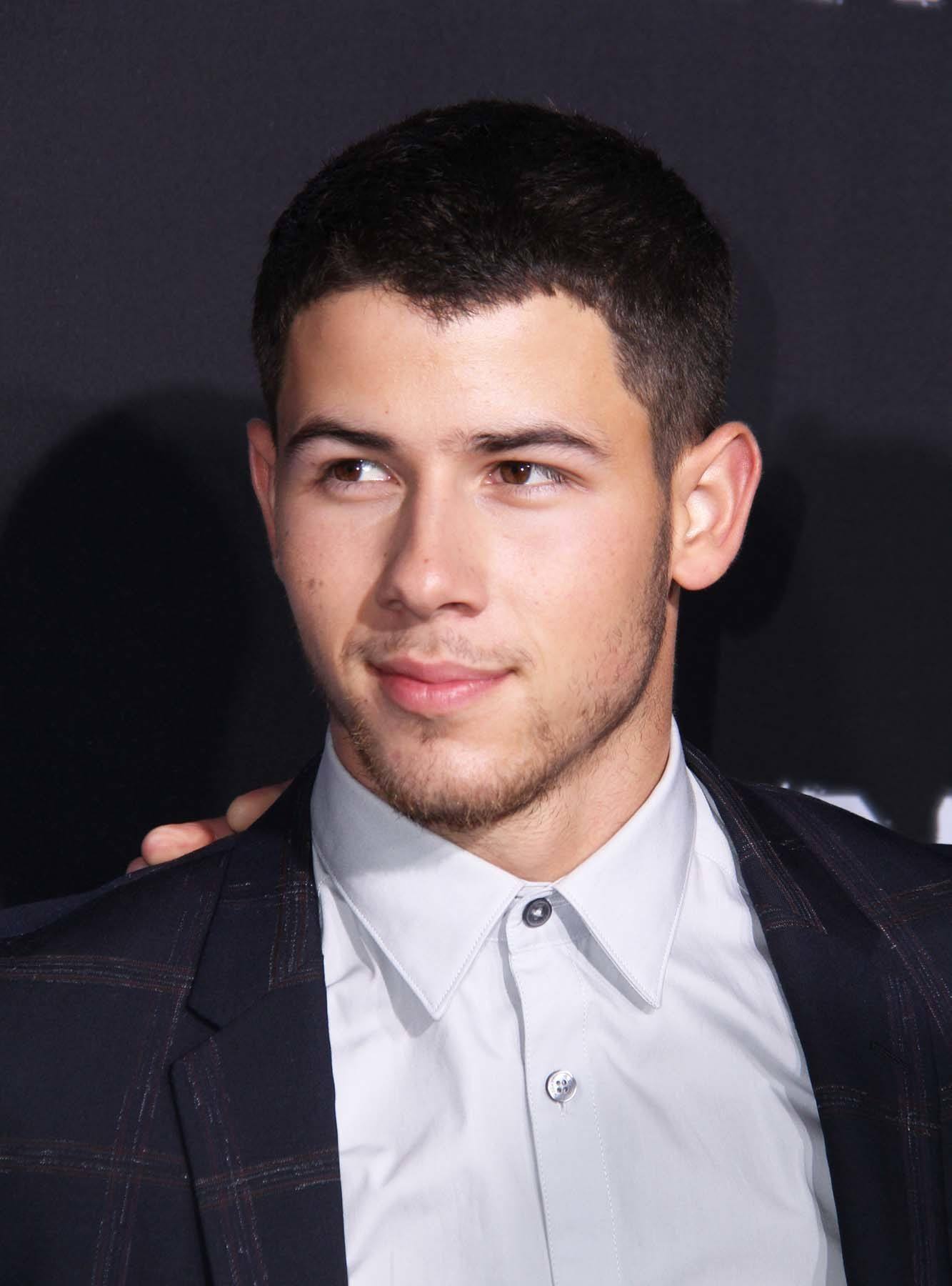 ทรงผมบัซคัต Buzz cut ผมสั้นเกรียน