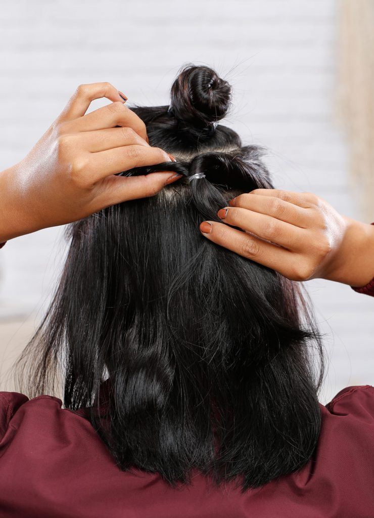 ผู้หญิงเอเชียผมสั้นประบ่าสีดำ ทรงผมสั้นเก๋ๆ