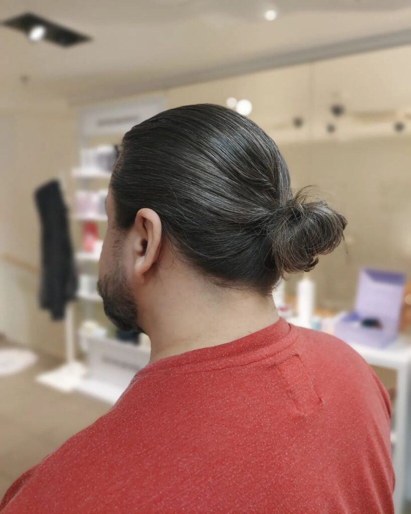 Manbunทรงผมผู้ชายอ้วน