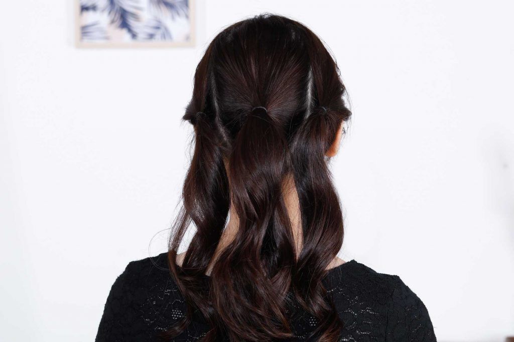 ผู้หญิงเอเชียผมยาวสีดำ ผมเกล้าเปีย