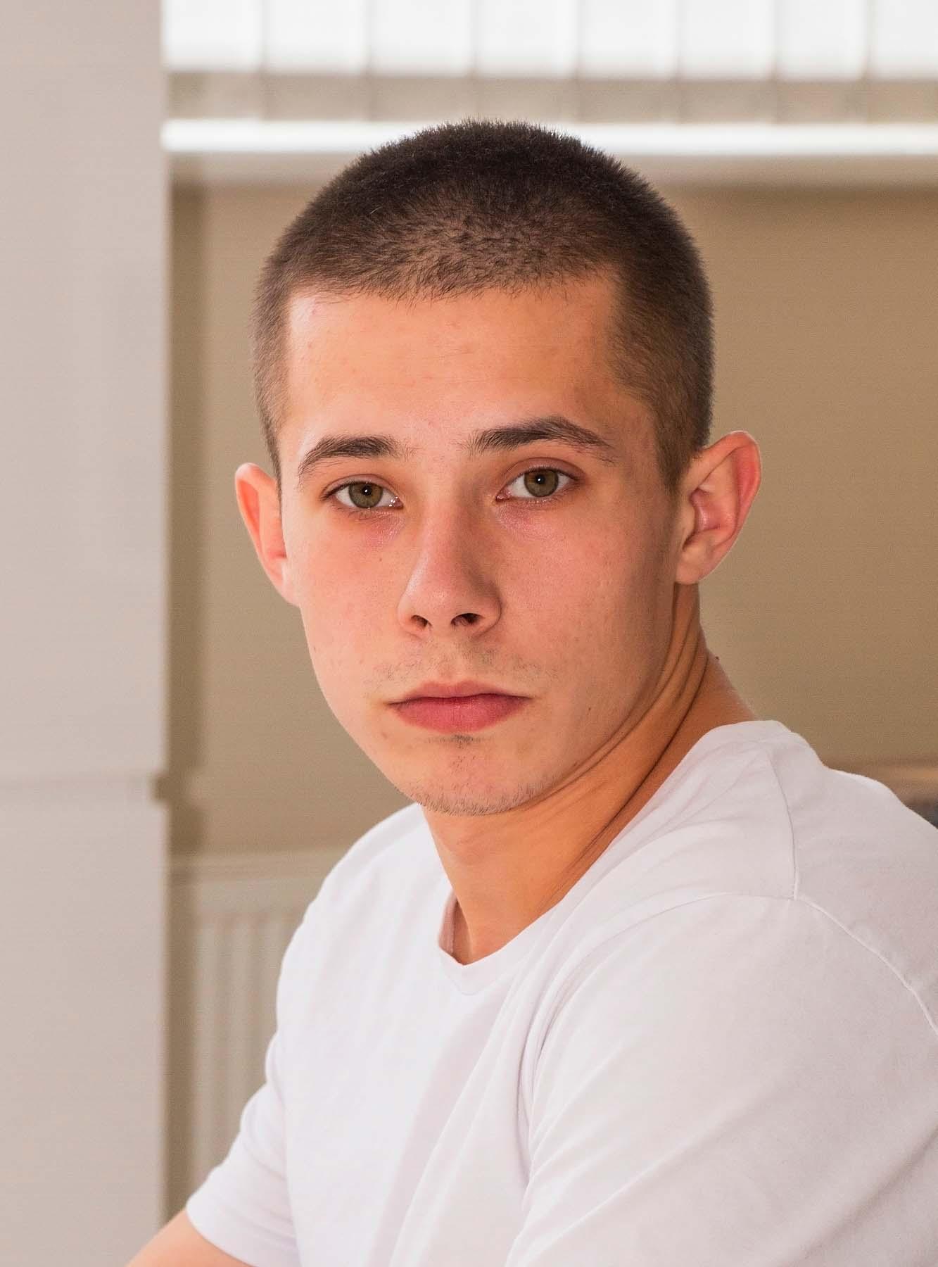 ทรงผมบัซคัต Buzz cut ผมสั้นเกรียน