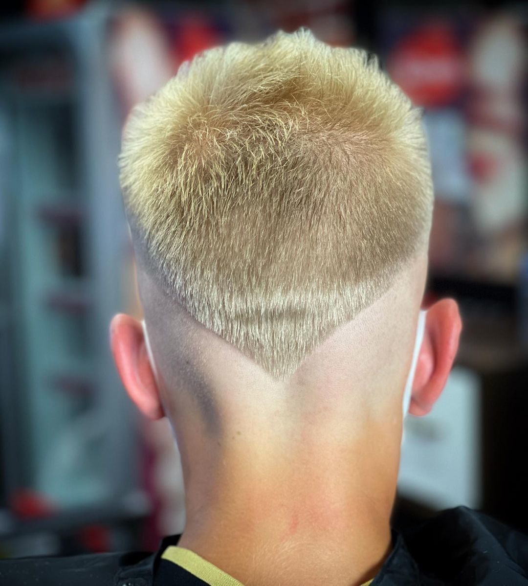 ผู้ชายฝรั่ง ตัดผมสั้น ทรงบัซคัต Buzz Cut ผมสีบลอนด์