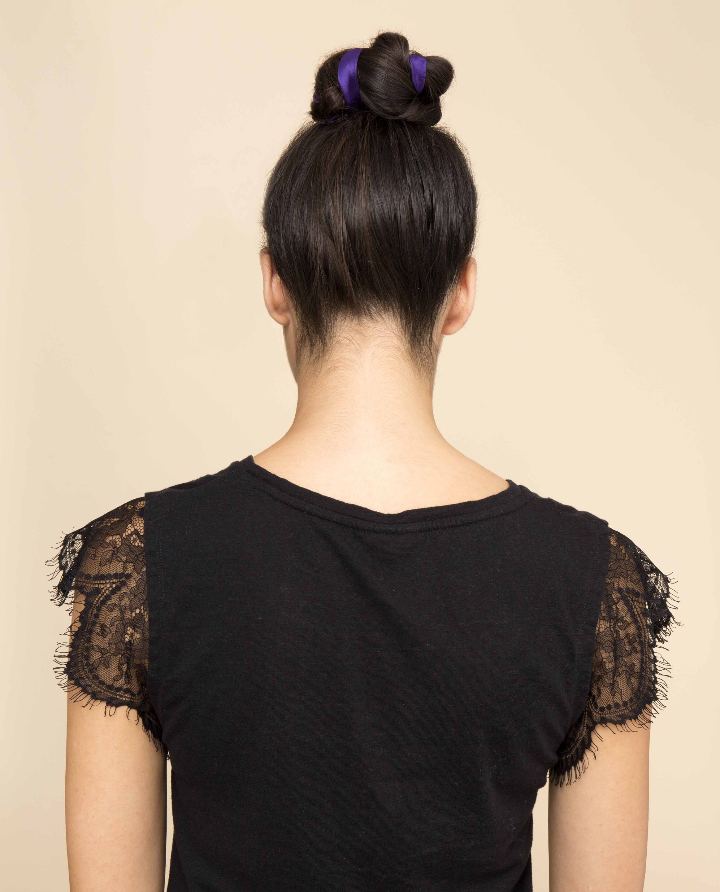 ไอเดียเกล้าผมมวยสูงแบบง่ายๆ แค่บิด มวย ม้วน ก็สวยชิคได้ไม่ซ้ำวัน