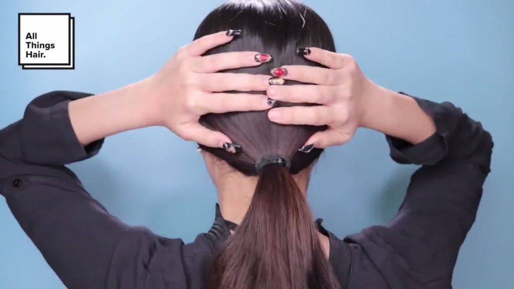 ผู้หญิง เอเชีย ไว้ผมยาว ผมประบ่า ทำผมเกล้า ออกงานทางการ