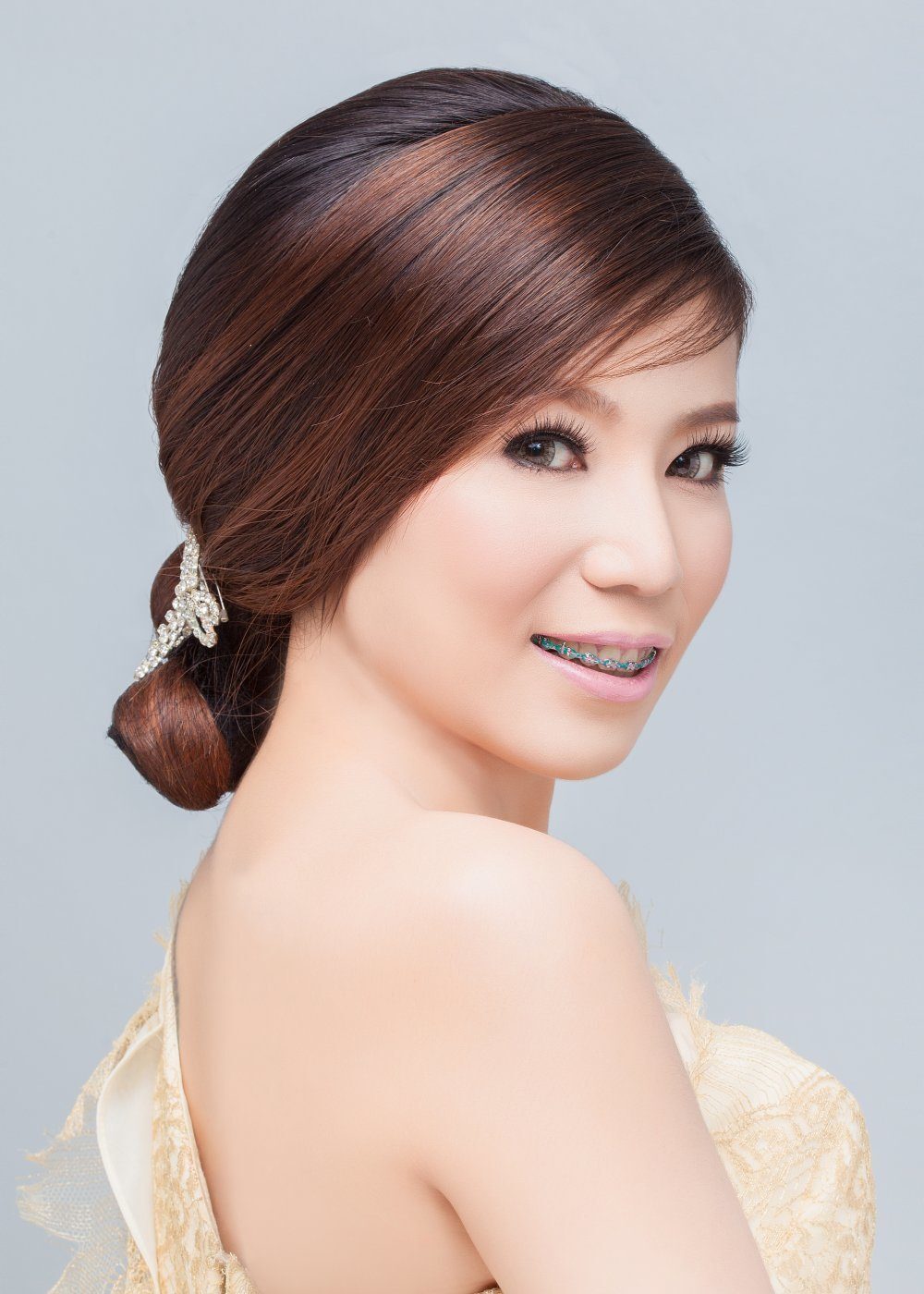 ทรงผมเจ้าสาวหน้าเหลี่ยม