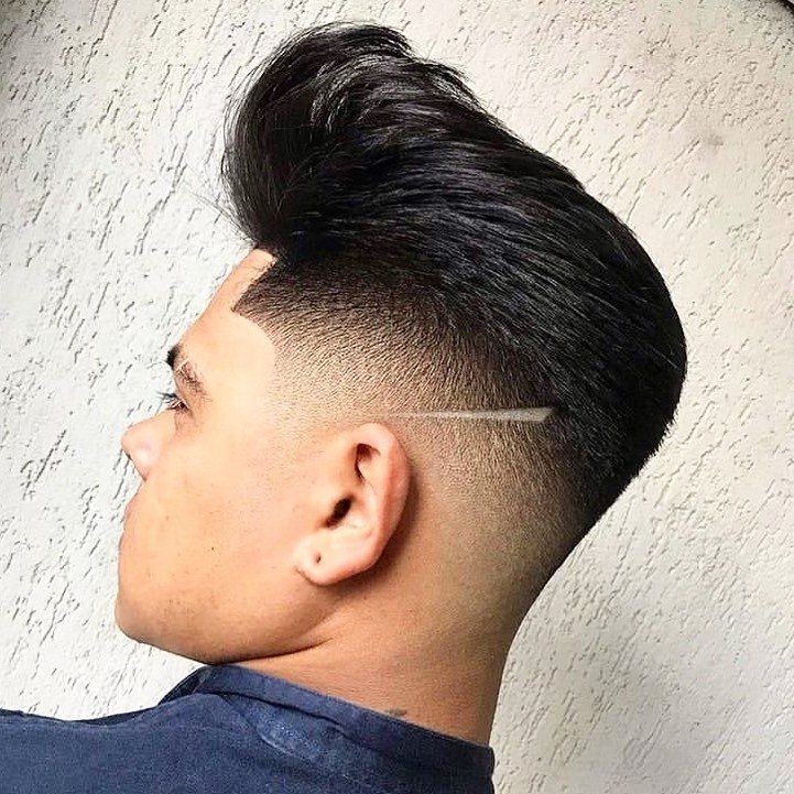 ผมทรงมินิปอมปาดัวร์แต่งลาย