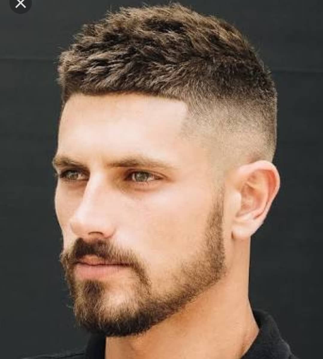 ผู้ชายฝรั่ง ตัดผมสั้น ทรงบัซคัต Buzz Cut ผมสีน้ำตาล