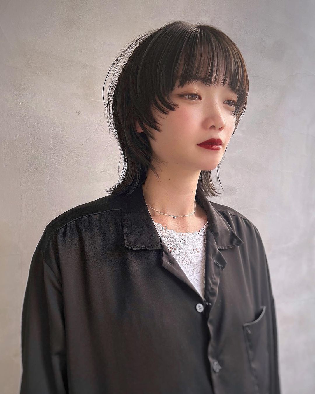 สาวเอเชีย ผมสั้น รากไทร หน้าม้า