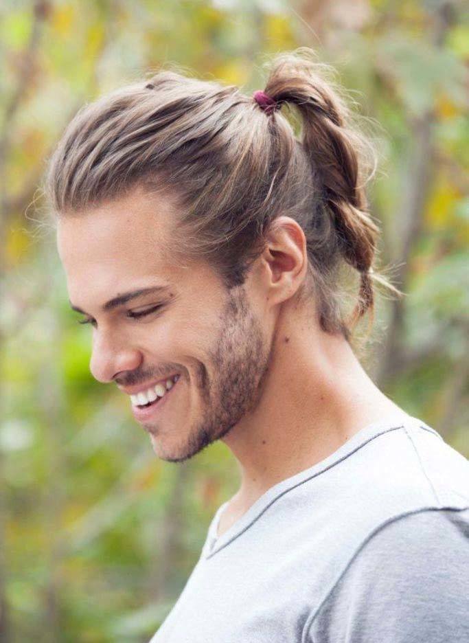 ผู้ชายผมยาว