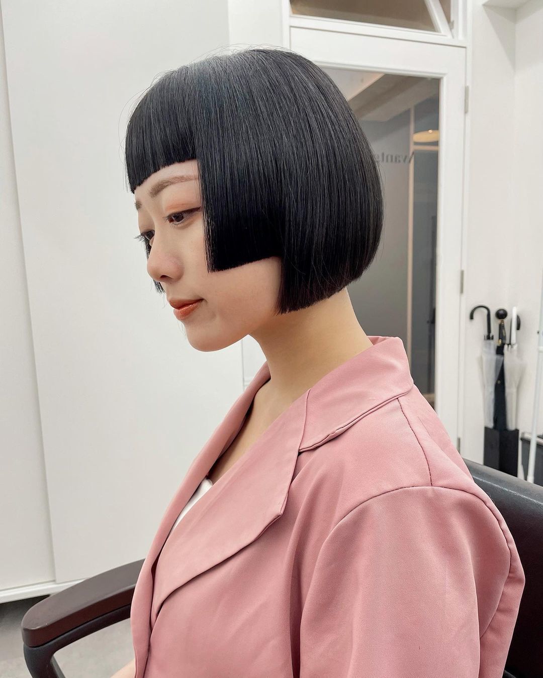 ผู้หญิงญี่ปุ่น หันข้าง บ๊อบปลายงุ้ม ตัดสเต็ปฮิเมะคัท หน้าม้าเต่อ