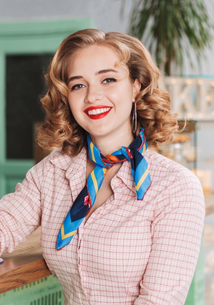 ทรงผมวินเทจดัดปลาย (Credit: Rex by Shutterstock)