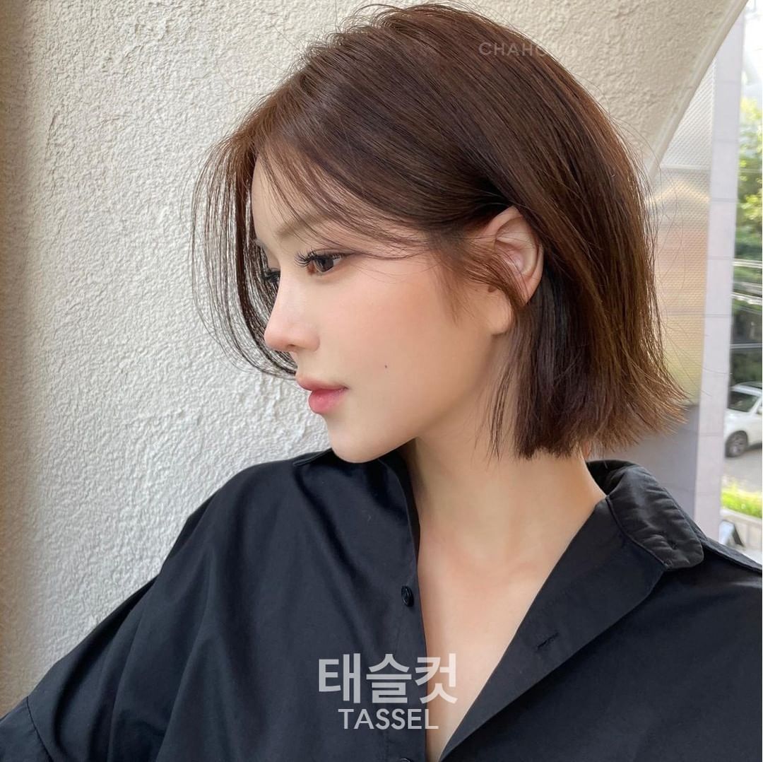 ผู้หญิงเกาหลีตัดผมสั้น ผมสีเข้ม ตาม เทรนด์ ผมสั้น 2022