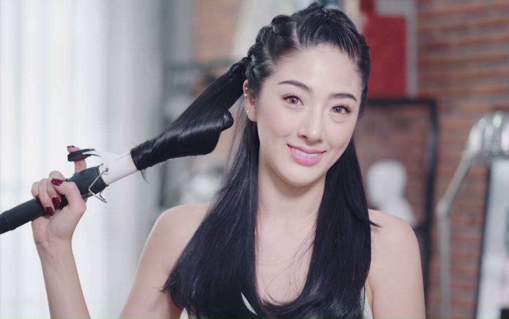 ผู้หญิงผมยาว ทำผมออกงาน ทรงผมสวยๆ ทรงผมง่ายๆ ทรงผมไปปาร์ตี้