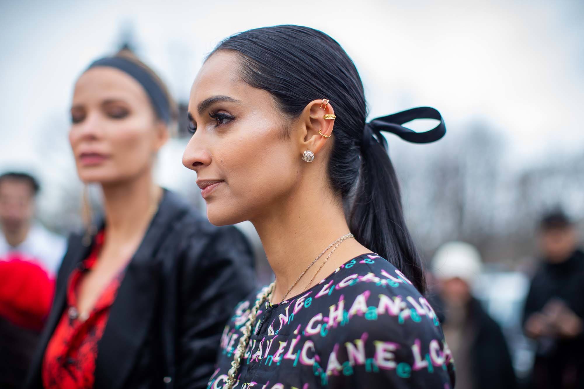 โบว์สีดำ (Credit: Rex by Shutterstock)