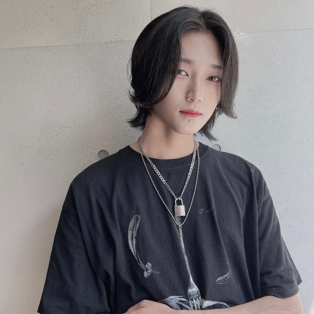 ผมบ๊อบวูล์ฟคัทแสกกลางยุค90