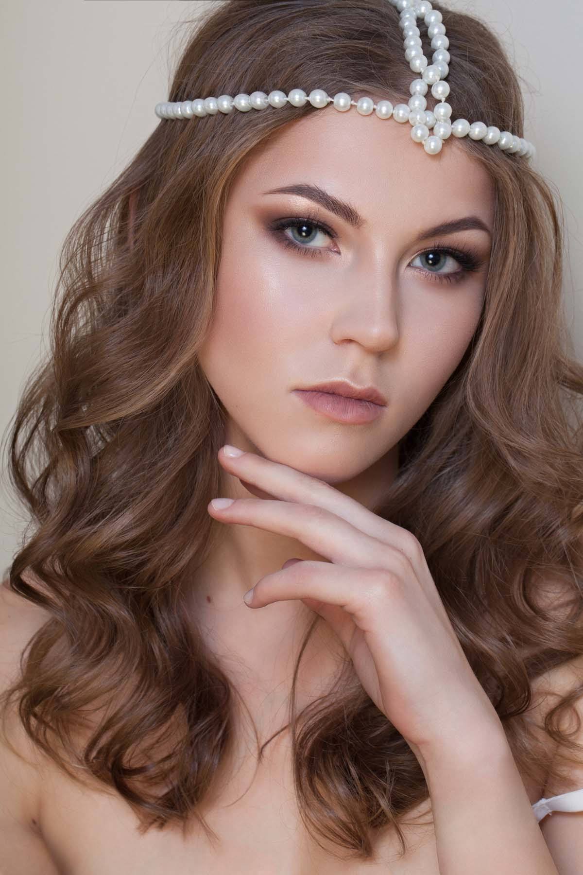 สร้างกรอบหน้าใหม่จะช่วยทำให้หน้าผากดูแคบลง (Credit: Rex by Shutterstock)