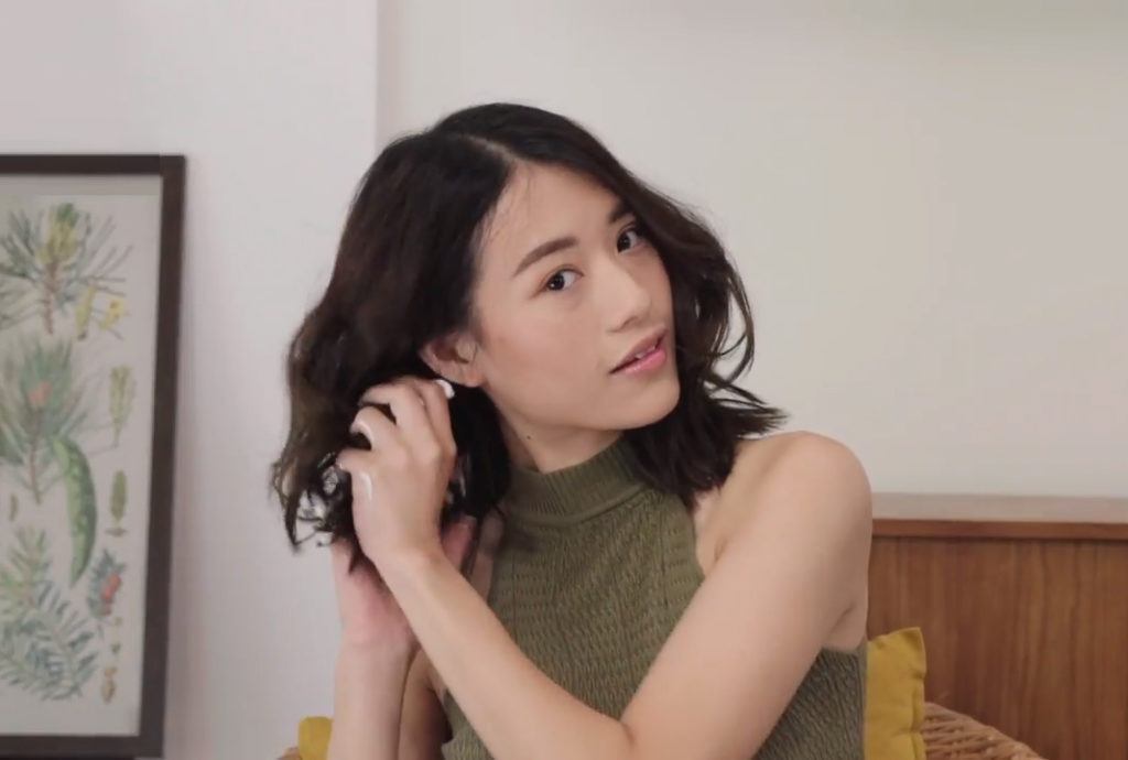 ม้วนผมสั้นประบ่าง่ายๆ