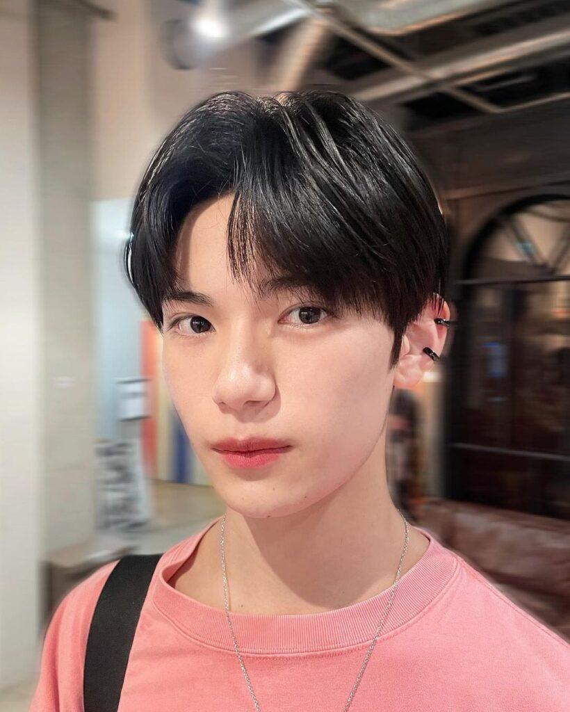 ผมทูบล็อคมรองทรงแสกกลางเกาหลี