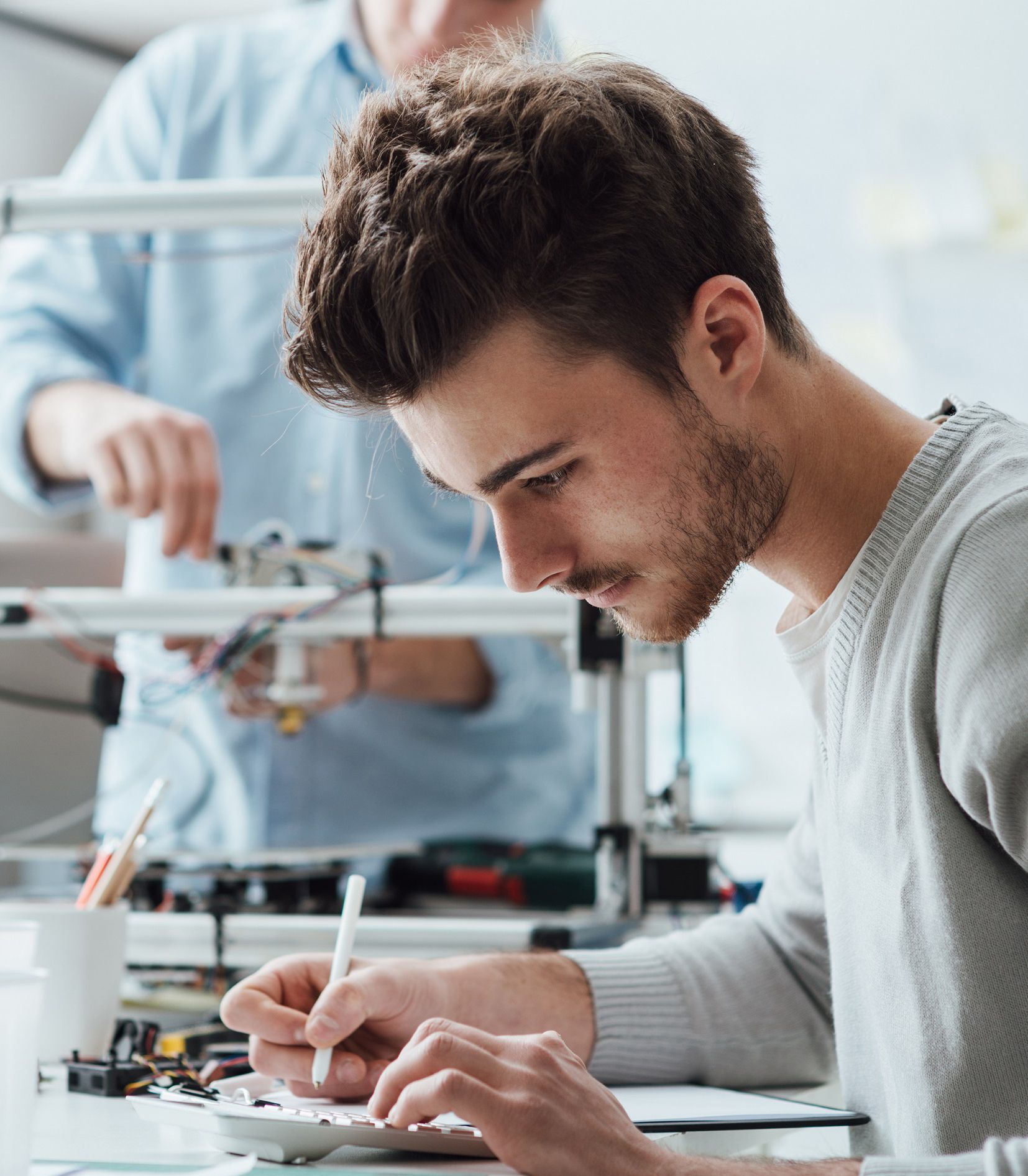 ทรงผมหนุ่มวิศวะ (Credit : Shutterstock)