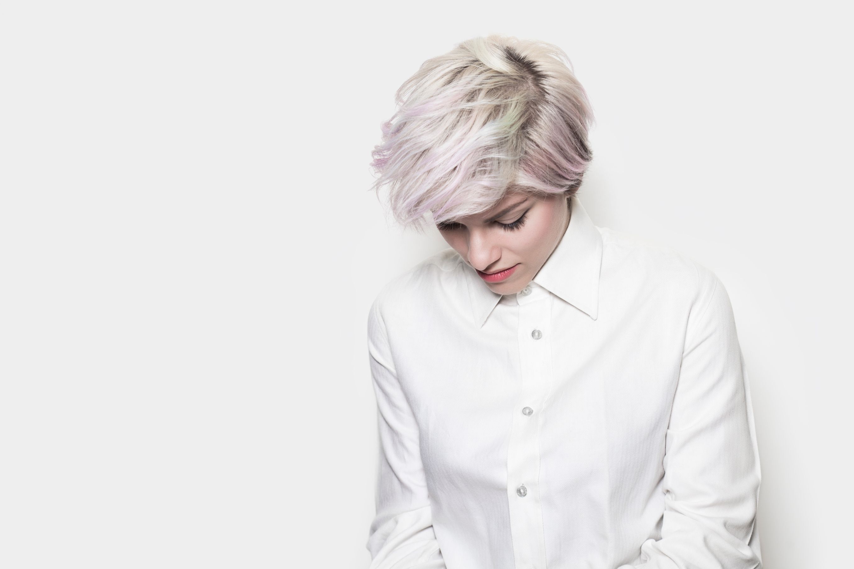 ย้อมผมสีขาว