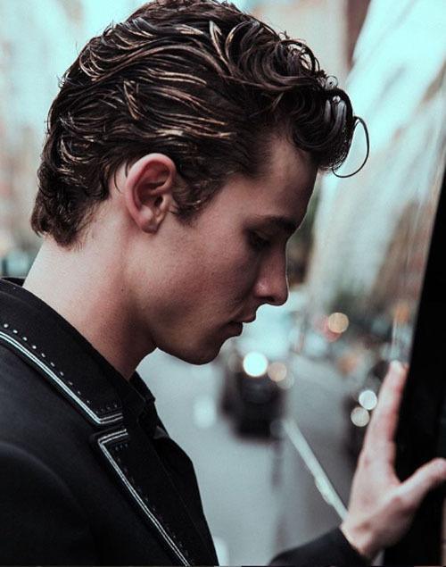 ผมยาวปานกลาง มีเลเยอร์ (Credit: www.instagram.com/shawnmendes/)