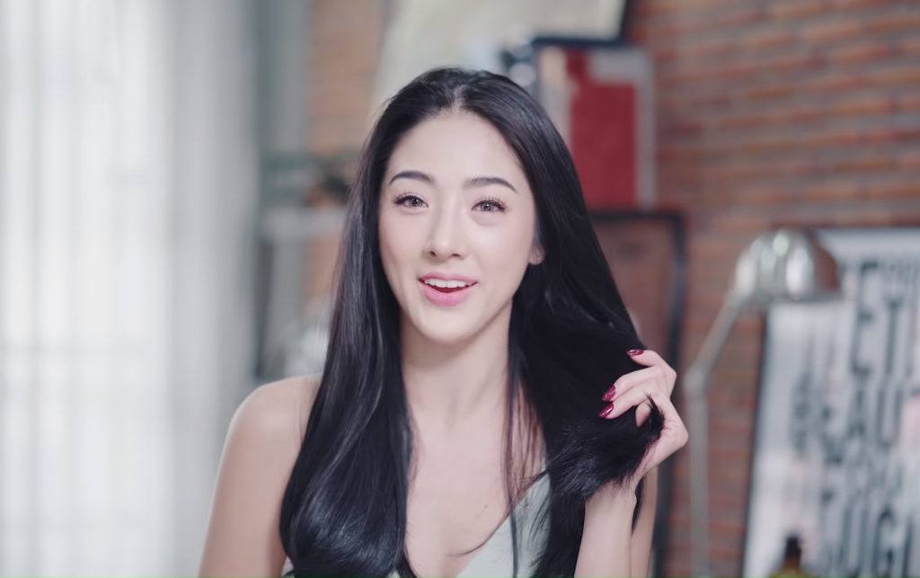 ผู้หญิงผมยาว ทำผมออกงาน ทรงผมสวยๆ ทรงผมง่ายๆ ทรงผมไปปาร์ตี้