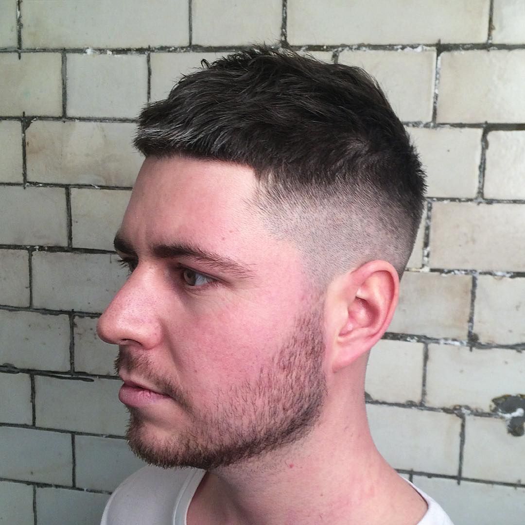 ทรงผมสั้นแบบครูว์คัต (Credit: instagram/@im_a_barber_gurl)