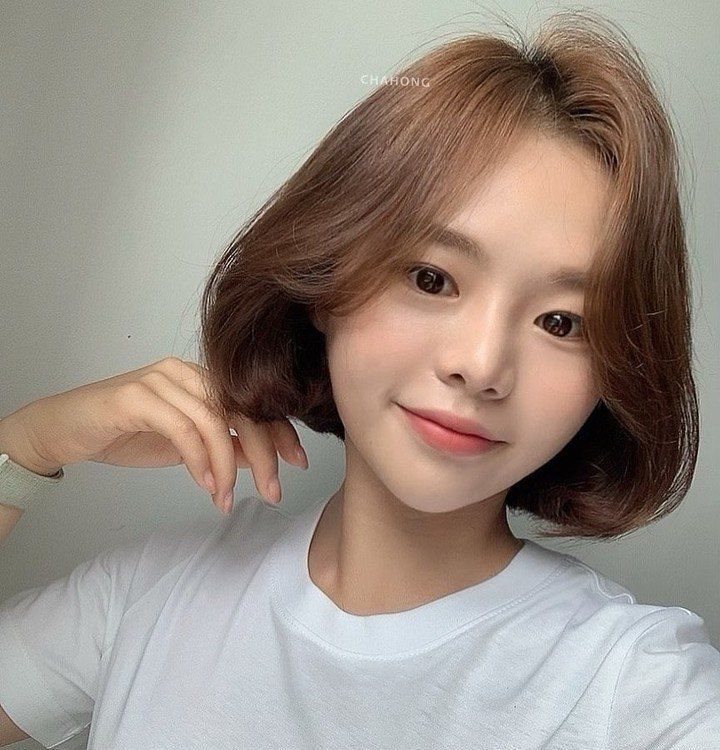ผู้หญิงเกาหลีตัดผมสั้น ผมสีเข้ม ตาม เทรนด์ ผมสั้น 2022