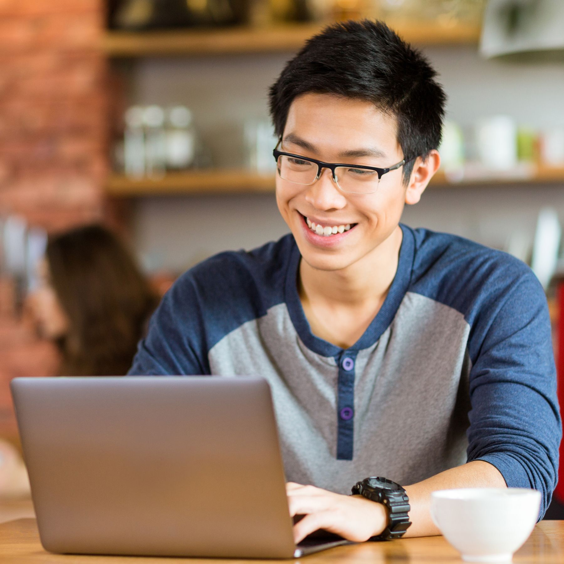 ทรงผมของหนุ่มไอที (Credit : Shutterstock)