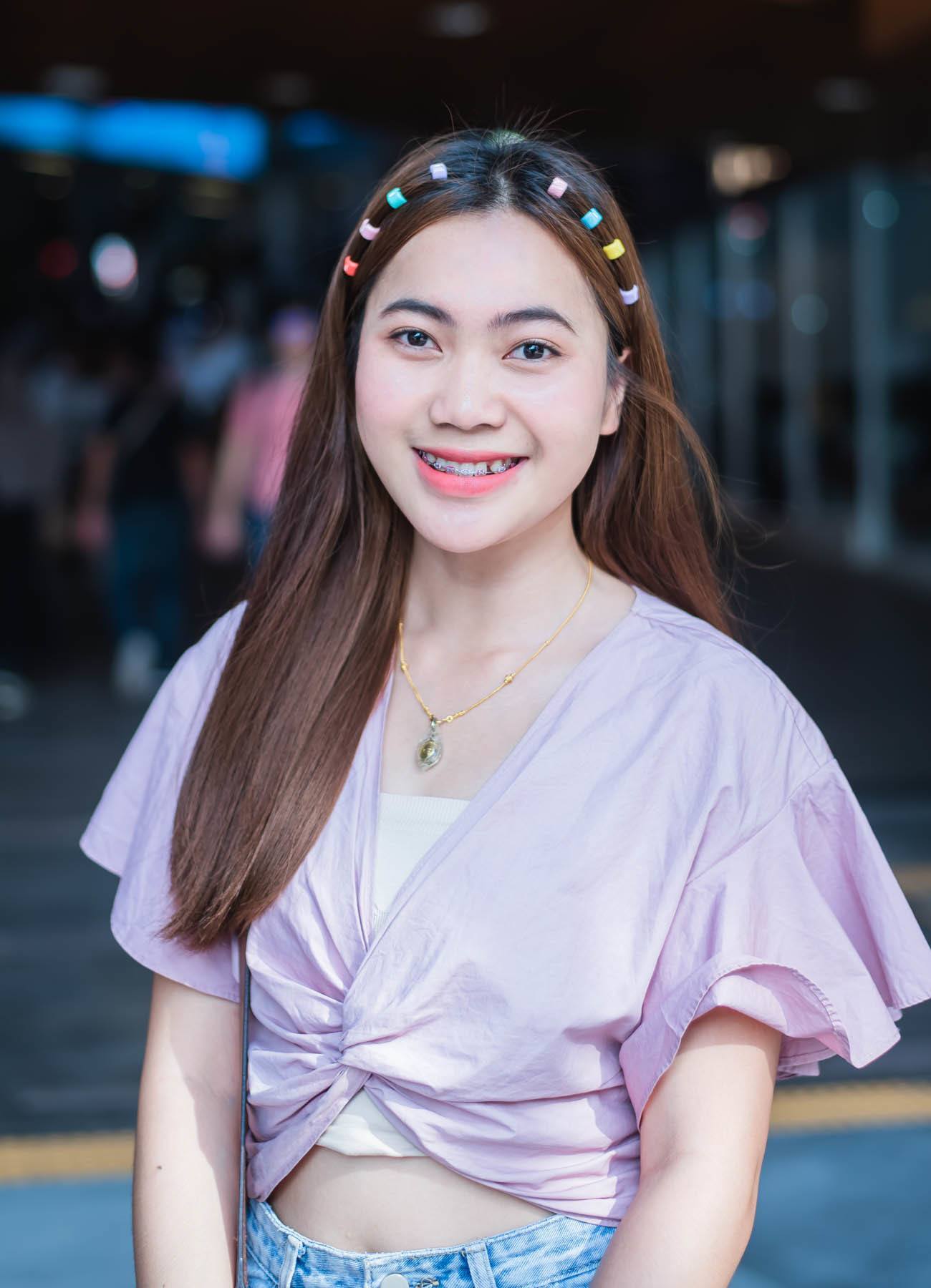 ผมตรง ติดกิ๊บลูกปัด (Credit: Panadda Suwanjundee)