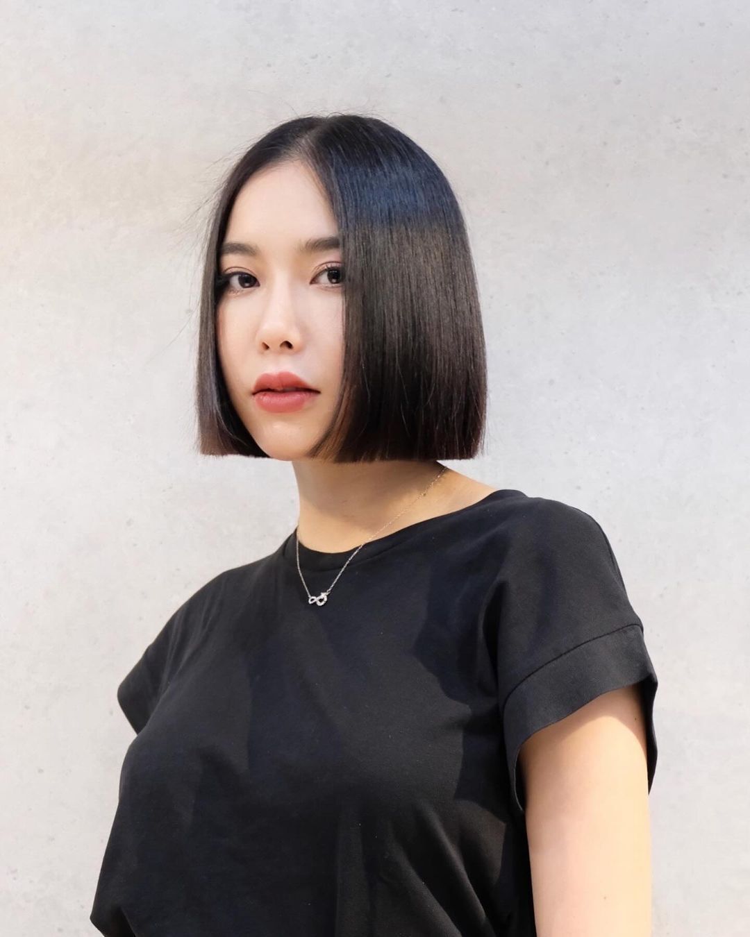 ทรงผมบลันต์บ๊อบตรง