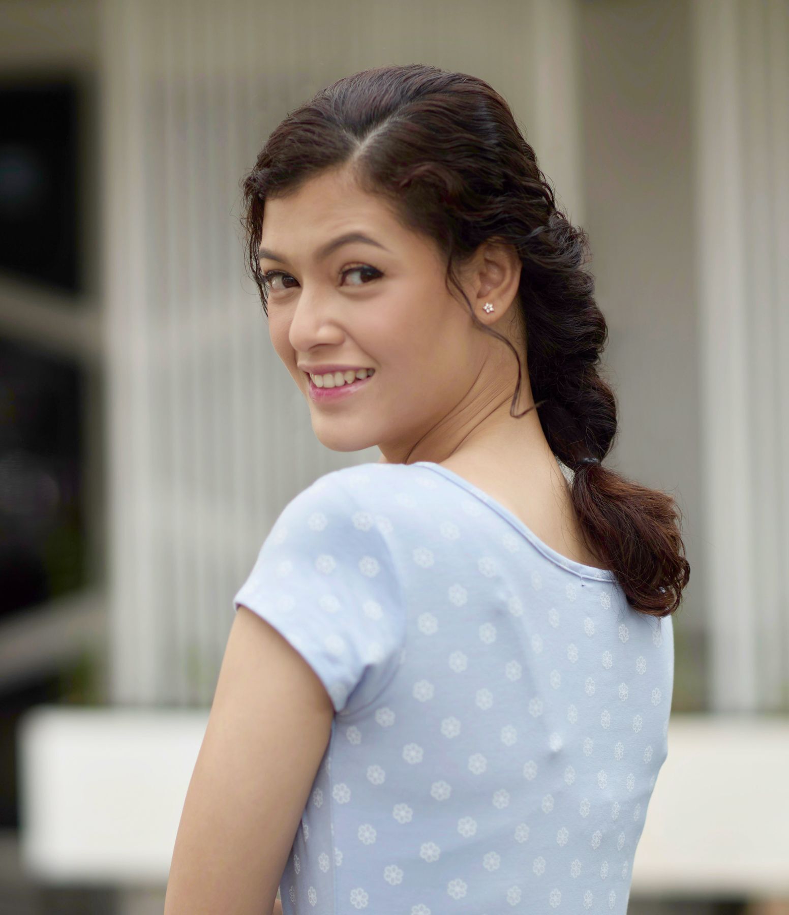 ผู้หญิง ทรงผม ถักเปียใหญ่ 