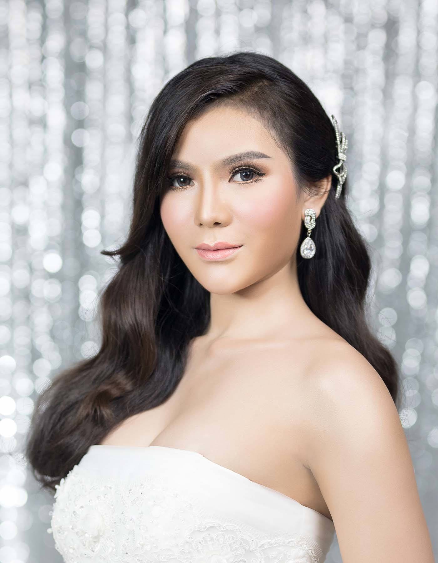 ผมดัดลอนเป็นแพ (Credit: Rex by Shutterstock)