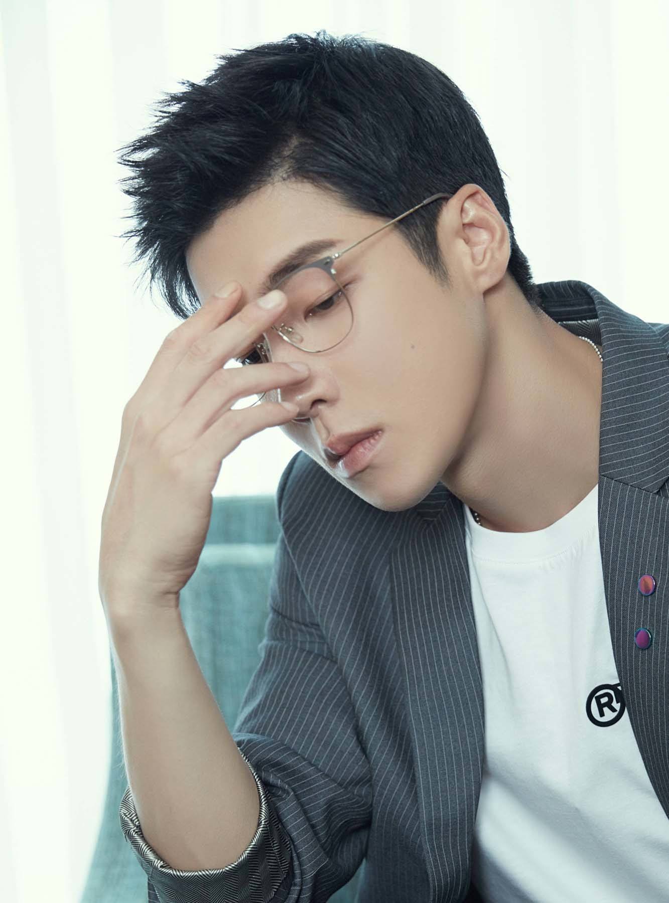 ผมไถข้างเท่ๆ (Credit: Rex by Shutterstock)