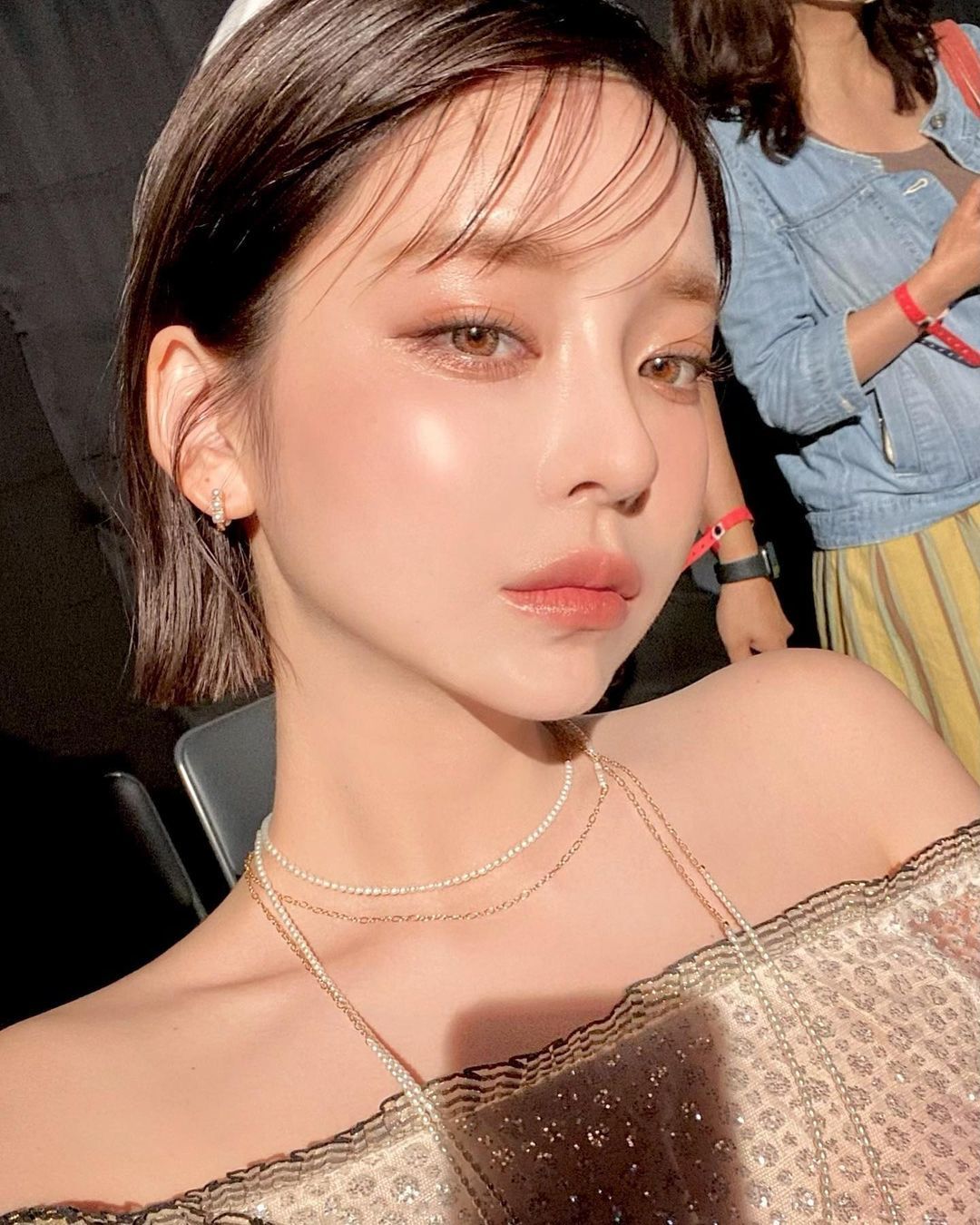 ผู้หญิงเกาหลีตัดผมสั้น ผมสีเข้ม ตาม เทรนด์ ผมสั้น 2022